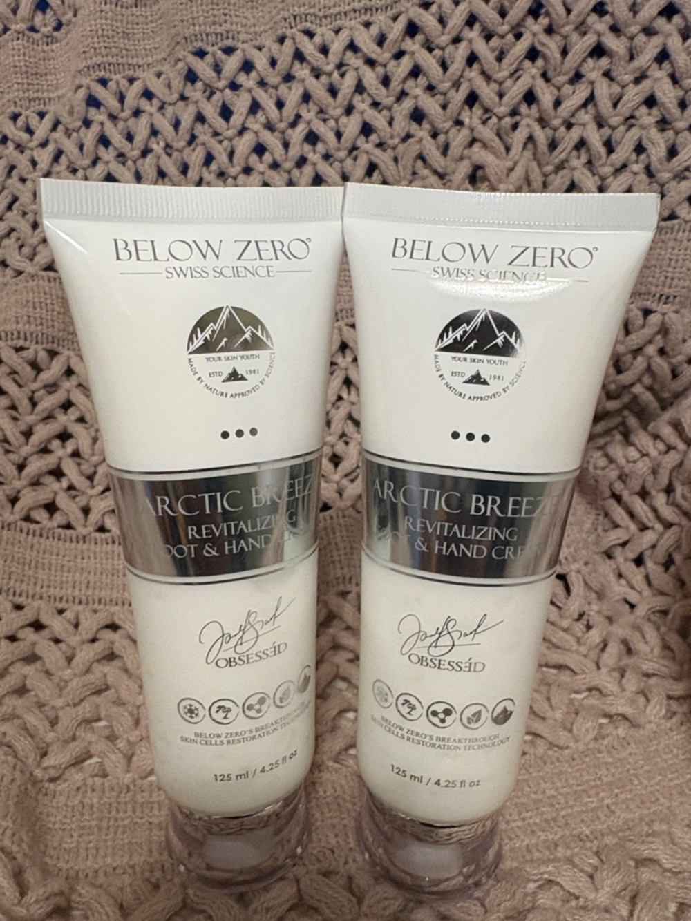 2 Arctic Breeze Revitalizing Foot & Hand Cream - White